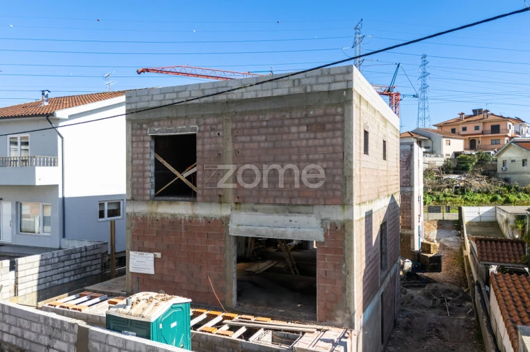 Moradia T3 para Venda em Campo e Sobrado Foto 4