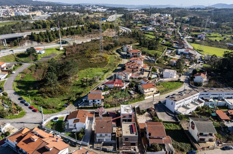 Moradia T3 para Venda em Campo e Sobrado Foto 12