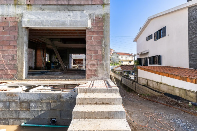 Moradia T3 para Venda em Campo e Sobrado Foto 8