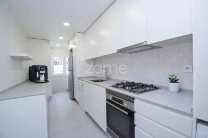 Apartamento T2 para Venda em Queluz e Belas