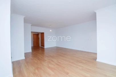 Apartamento T2 para Venda em Queluz e Belas