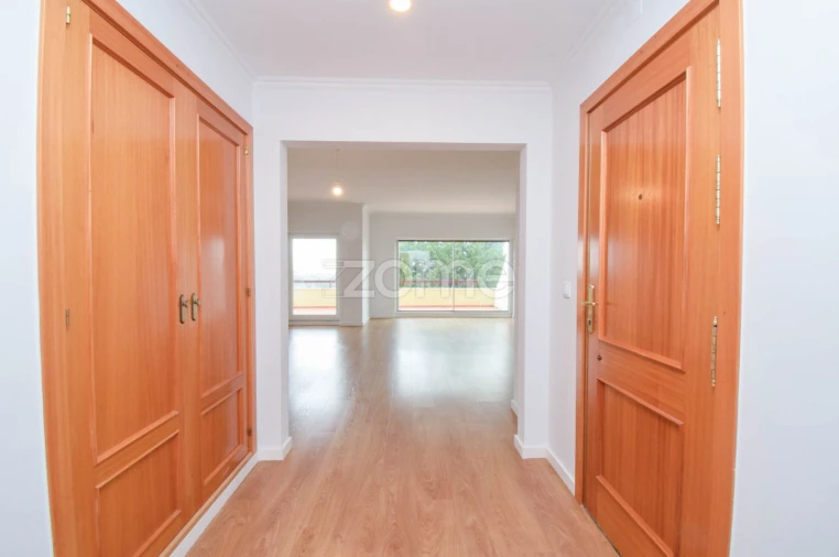 Apartamento T2 para Arrendamento em Queluz e Belas Foto 7