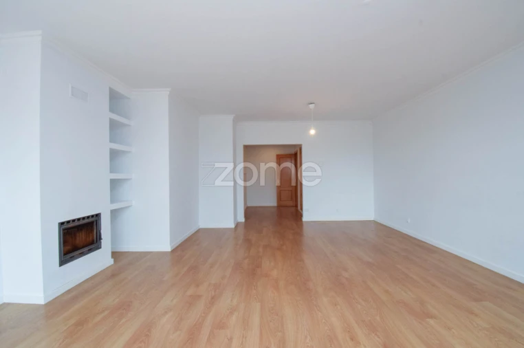 Apartamento T2 para Arrendamento em Queluz e Belas Foto 9