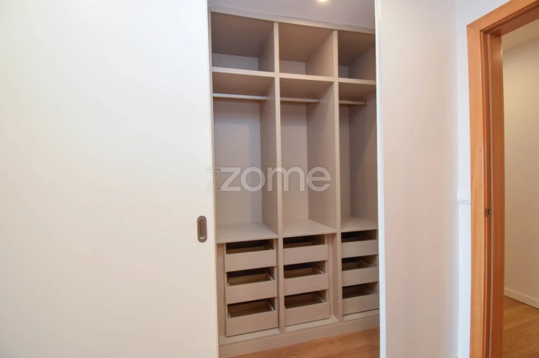 Apartamento T2 para Arrendamento em Queluz e Belas Foto 27