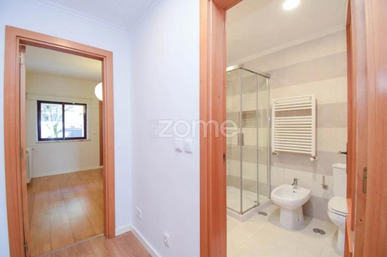 Apartamento T2 para Arrendamento em Queluz e Belas Foto 22