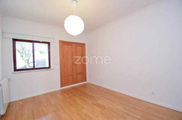 Apartamento T2 para Arrendamento em Queluz e Belas Foto 23