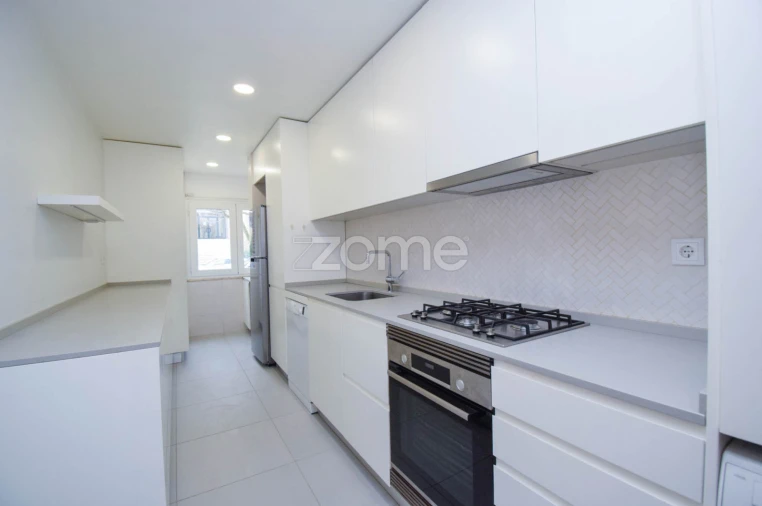 Apartamento T2 para Arrendamento em Queluz e Belas Foto 15
