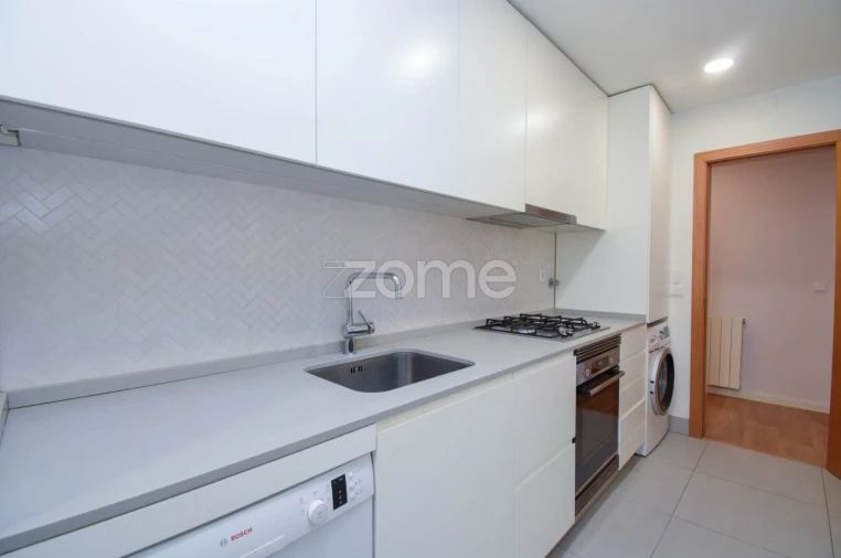 Apartamento T2 para Arrendamento em Queluz e Belas Foto 17