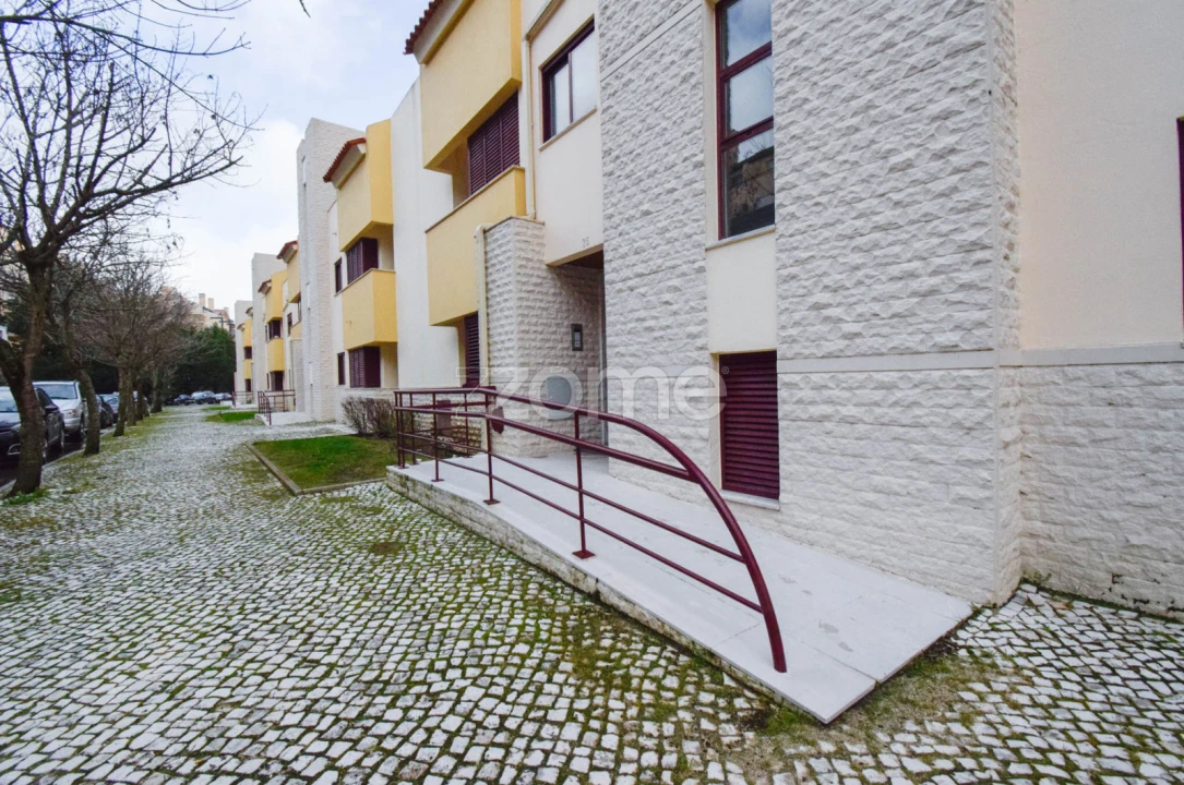 Apartamento T2 para Arrendamento em Queluz e Belas Foto 3