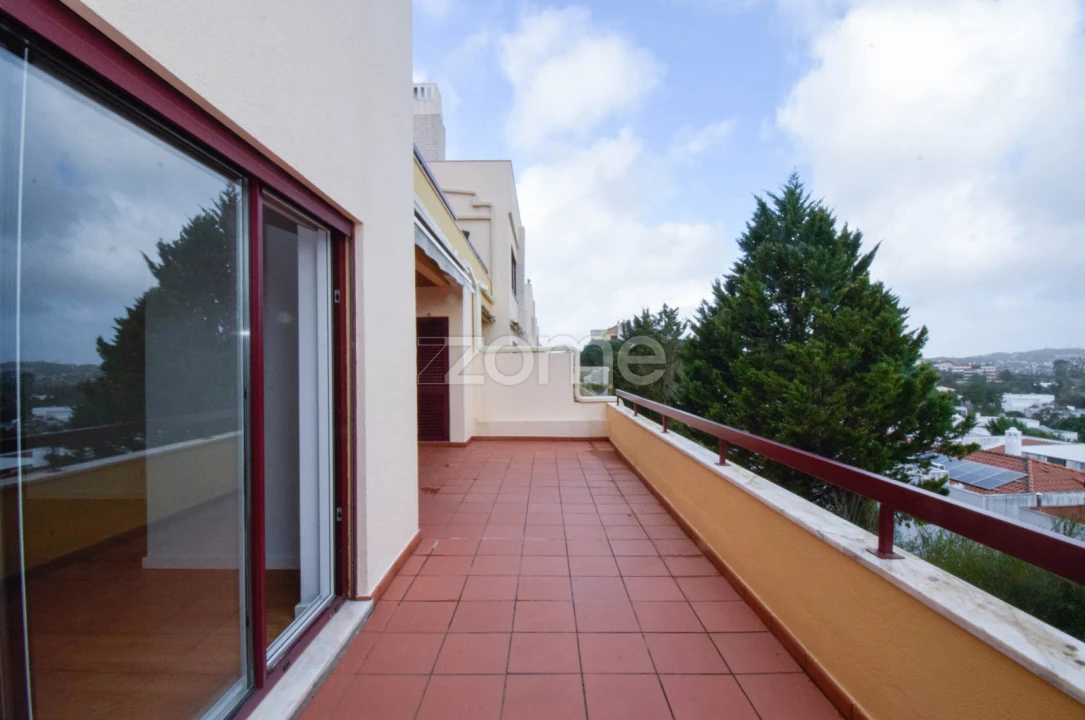 Apartamento T2 para Arrendamento em Queluz e Belas Foto 12