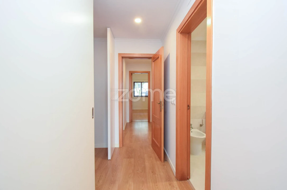 Apartamento T2 para Arrendamento em Queluz e Belas Foto 21