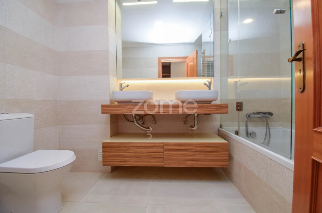 Apartamento T2 para Arrendamento em Queluz e Belas Foto 28