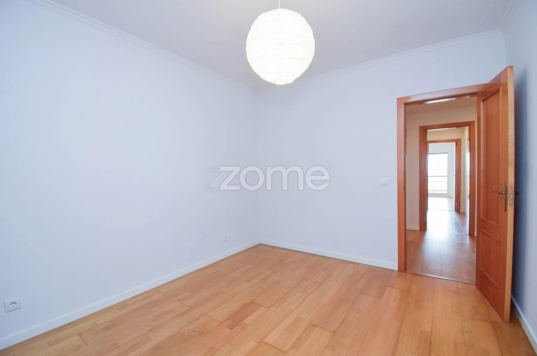 Apartamento T2 para Arrendamento em Queluz e Belas Foto 24