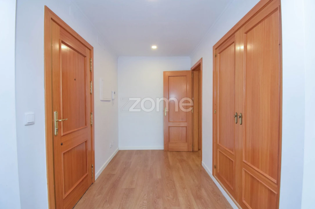 Apartamento T2 para Arrendamento em Queluz e Belas Foto 20