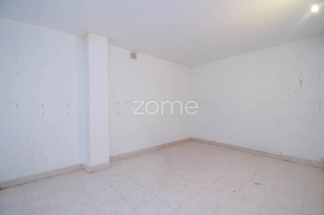 Apartamento T2 para Arrendamento em Queluz e Belas Foto 29