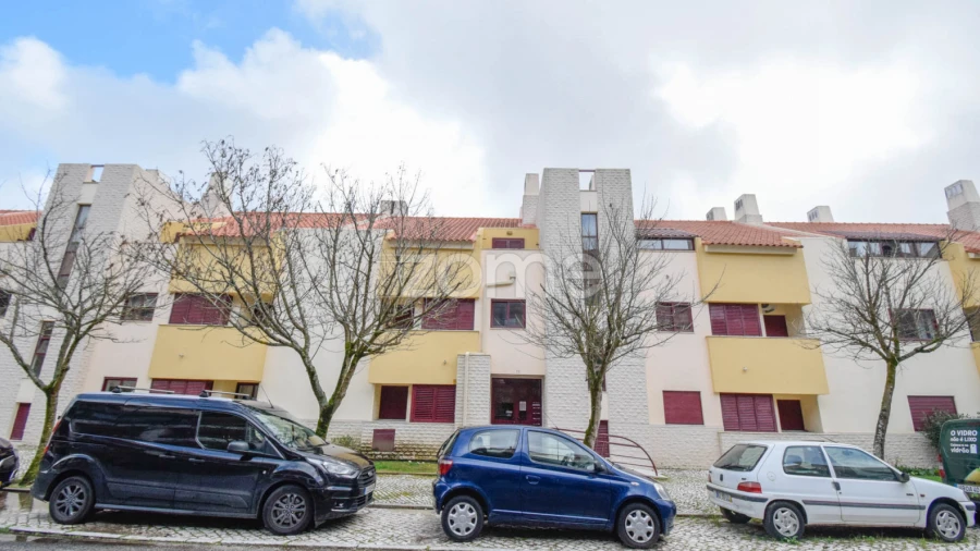 Apartamento T2 para Arrendamento em Queluz e Belas