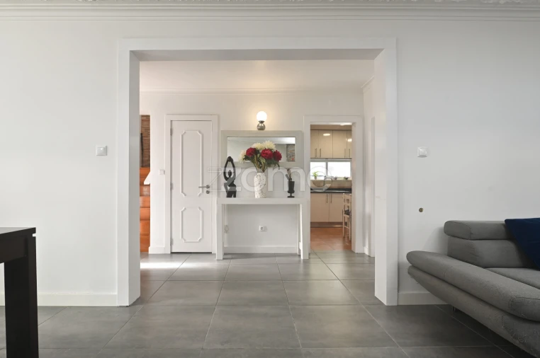 Moradia T4 para Venda em Algueirão-Mem Martins Foto 3