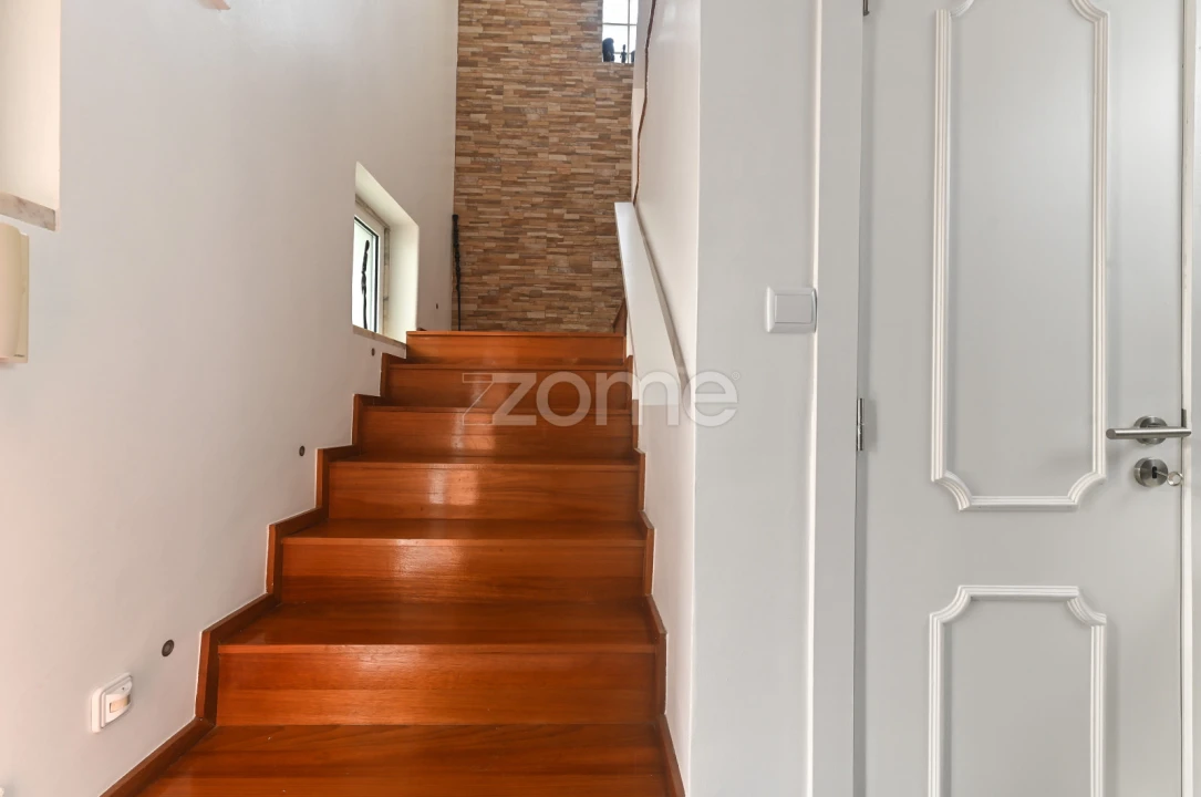 Moradia T4 para Venda em Algueirão-Mem Martins Foto 10