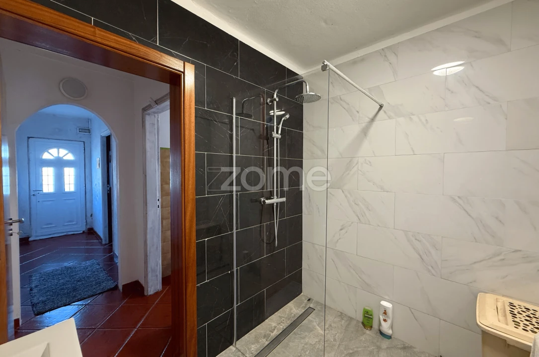 Moradia T4 para Venda em Alhadas Foto 43