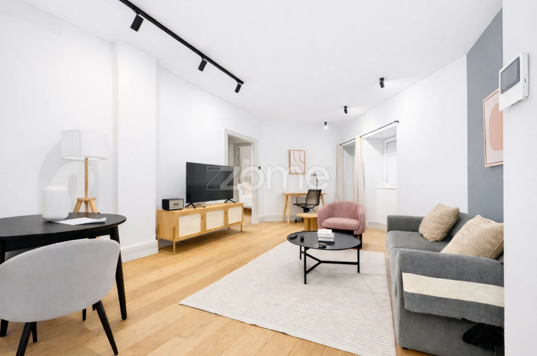 Apartamento T1 para Arrendamento em Campo de Ourique Foto 3