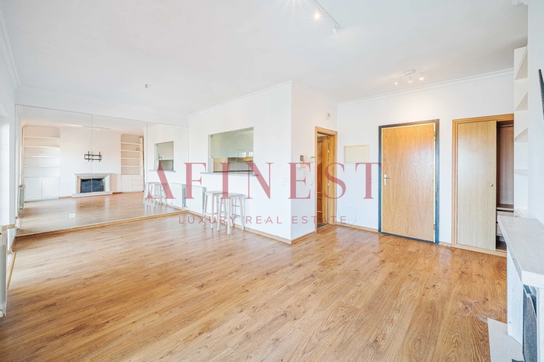 Apartamento T1 para Arrendamento em Santa Maria e São Miguel, São Martinho, São Pedro Penaferrim Foto 4