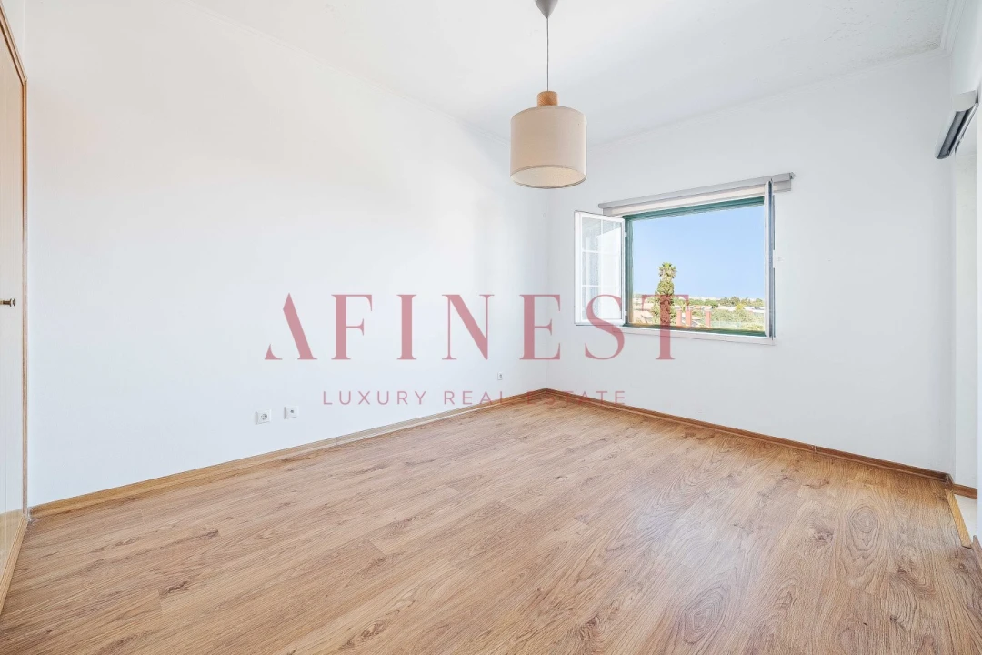 Apartamento T1 para Arrendamento em Santa Maria e São Miguel, São Martinho, São Pedro Penaferrim Foto 23