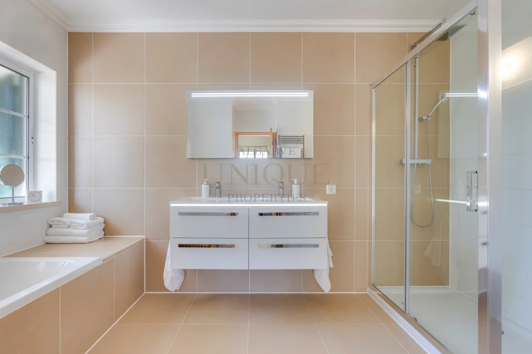 Moradia T4 para Venda em Lagos (São Sebastião e Santa Maria) Foto 27