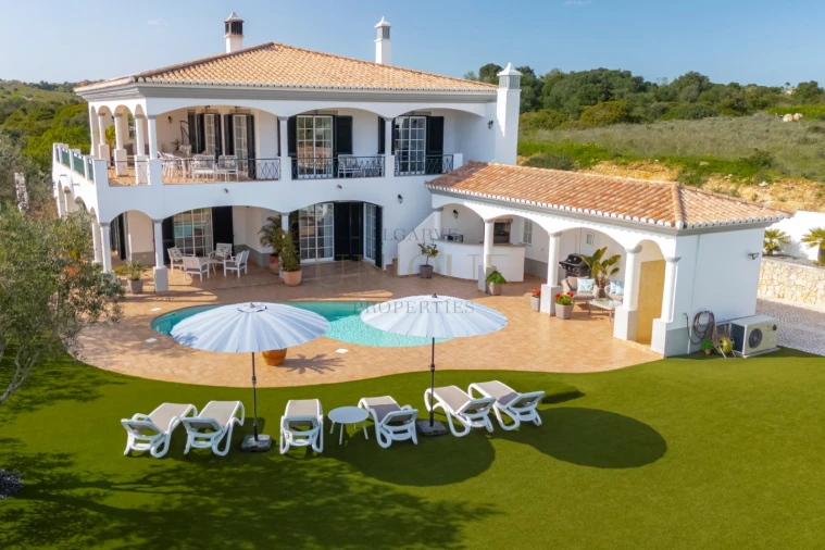 Moradia T4 para Venda em Lagos (São Sebastião e Santa Maria) Foto 2