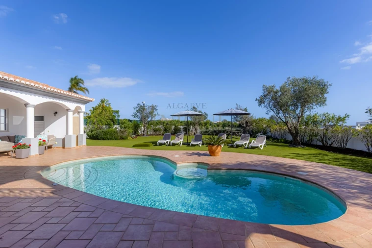 Moradia T4 para Venda em Lagos (São Sebastião e Santa Maria) Foto 3