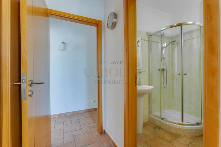 Moradia T4 para Venda em Lagos (São Sebastião e Santa Maria) Foto 33