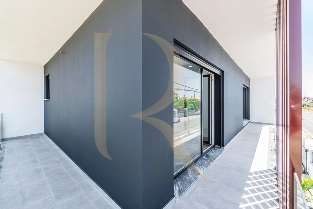 Moradia T4 para Venda em Corroios Foto 17