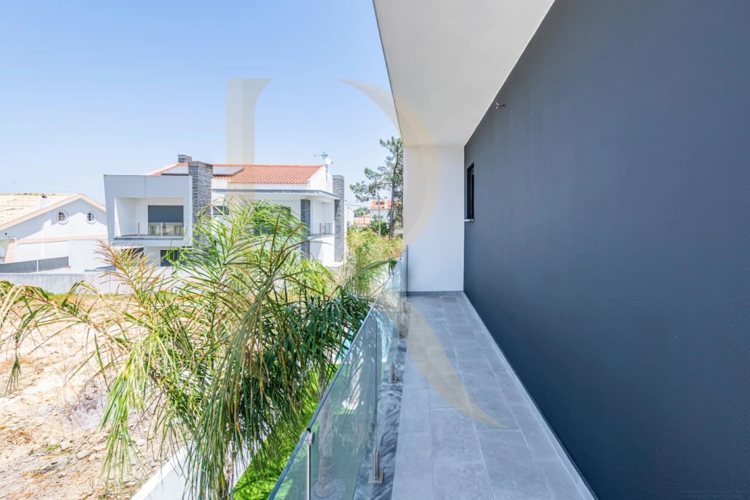 Moradia T4 para Venda em Corroios Foto 19