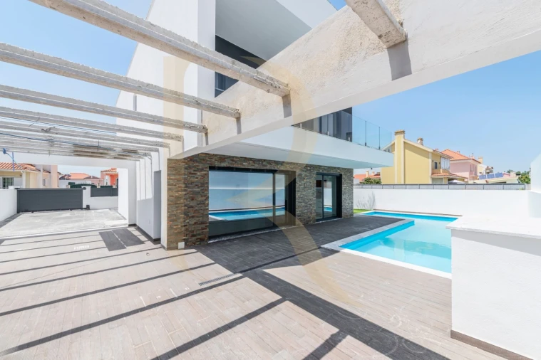 Moradia T4 para Venda em Corroios Foto 5