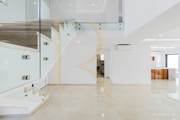 Moradia T4 para Venda em Corroios Foto 9