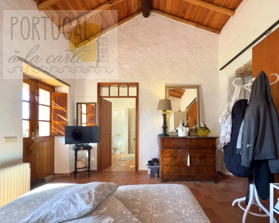 Moradia T5 para Venda em Quelfes Foto 16