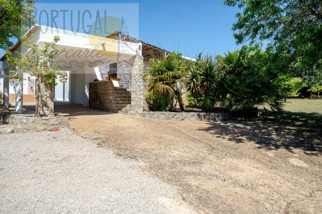Moradia T5 para Venda em Quelfes Foto 56
