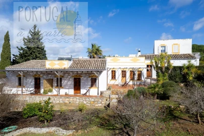 Moradia T5 para Venda em Quelfes