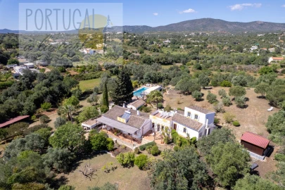 Moradia T5 para Venda em Quelfes
