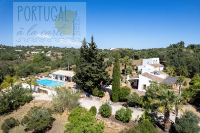Moradia T5 para Venda em Quelfes