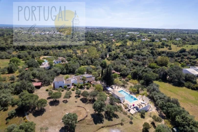 Moradia T5 para Venda em Quelfes