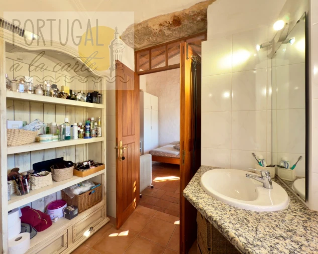 Moradia T5 para Venda em Quelfes Foto 18