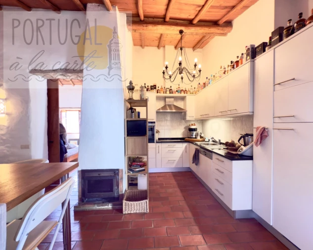 Moradia T5 para Venda em Quelfes Foto 11