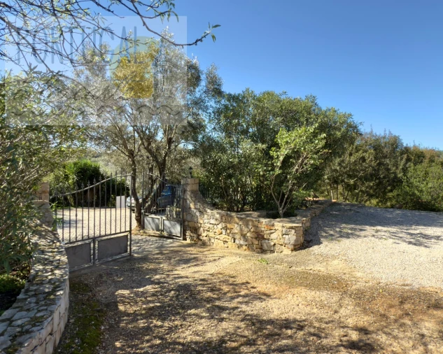 Moradia T5 para Venda em Quelfes Foto 51