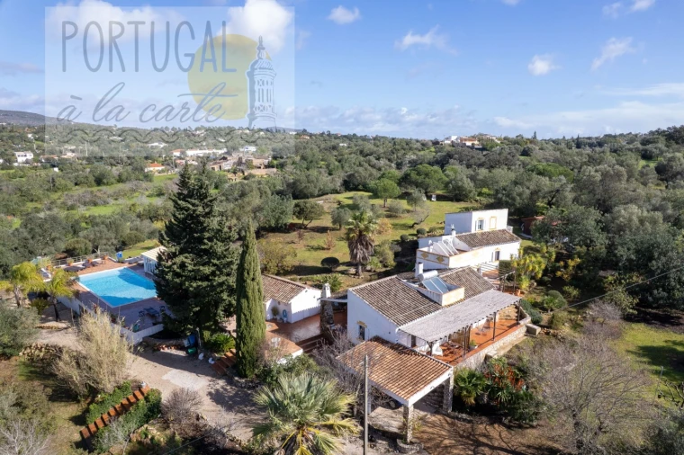 Moradia T5 para Venda em Quelfes