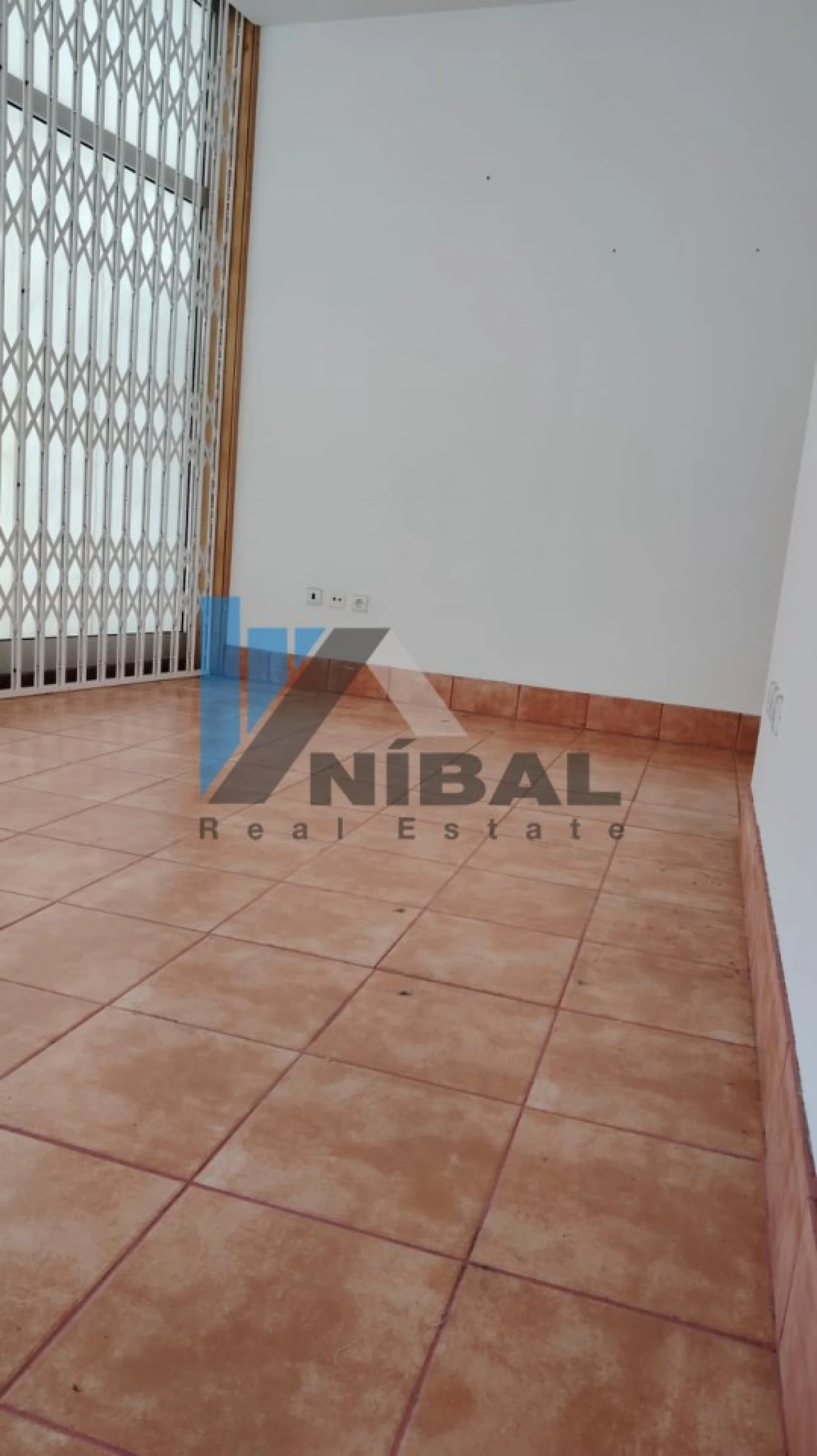 Escritório para Arrendamento em Mafamude e Vilar do Paraíso Foto 1