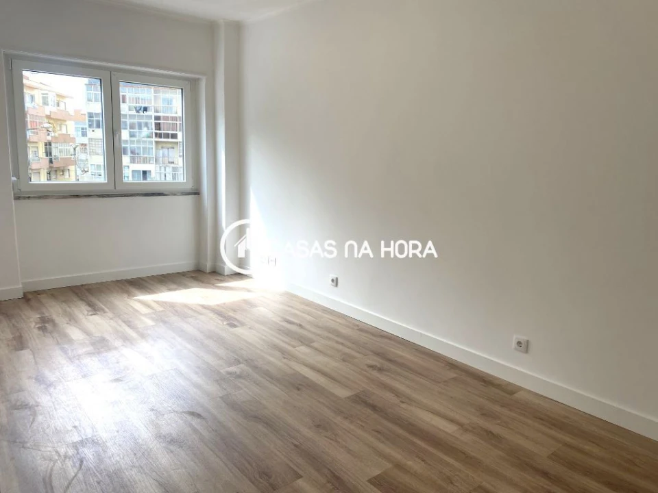 Apartamento T3 para Arrendamento em Almada, Cova da Piedade, Pragal e Cacilhas Foto 10