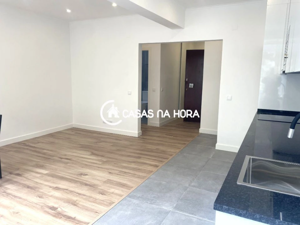 Apartamento T3 para Arrendamento em Almada, Cova da Piedade, Pragal e Cacilhas Foto 15