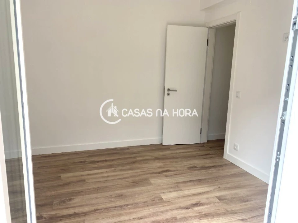 Apartamento T3 para Arrendamento em Almada, Cova da Piedade, Pragal e Cacilhas Foto 17