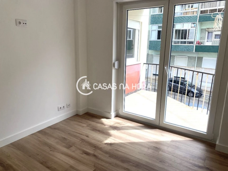 Apartamento T3 para Arrendamento em Almada, Cova da Piedade, Pragal e Cacilhas Foto 18