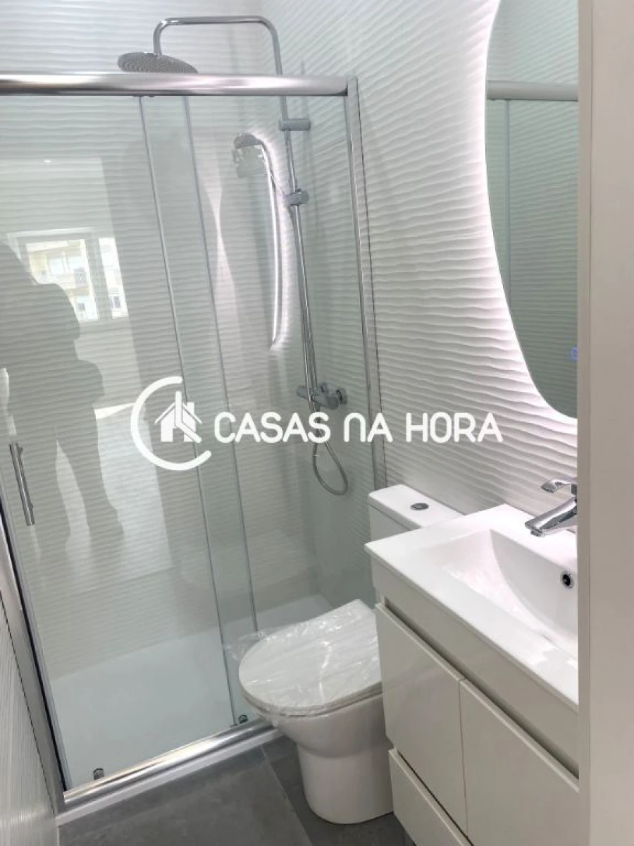 Apartamento T3 para Arrendamento em Almada, Cova da Piedade, Pragal e Cacilhas Foto 14